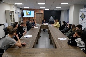 Встреча молодежи с руководителями общественных организаций и представителем КДН. Встреча молодежи с руководителями общественных организаций и представителем КДН.